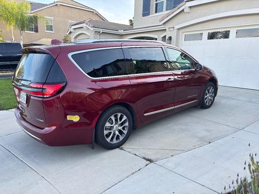 2022 Chrysler Pacifica Hybrid Pinnacle