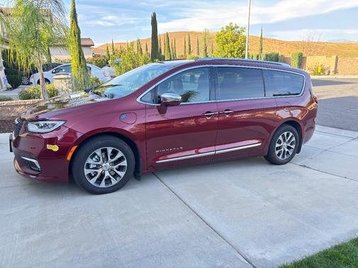 2022 Chrysler Pacifica Hybrid Pinnacle
