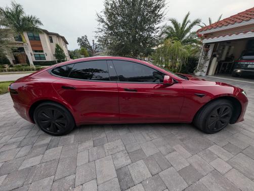 2023 Tesla Model S Base