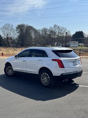 White 2017 Cadillac XT5 Luxury