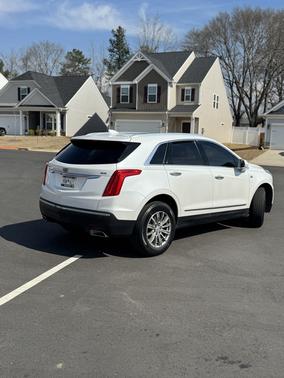 White 2017 Cadillac XT5 Luxury