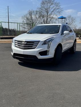 White 2017 Cadillac XT5 Luxury