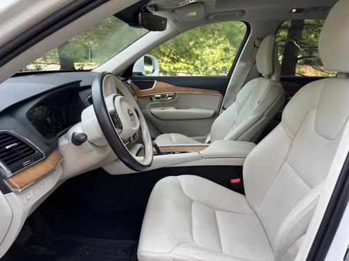 2021 Volvo XC90 Recharge Plug-In Hybrid T8 Inscription Expression 6 Passenger