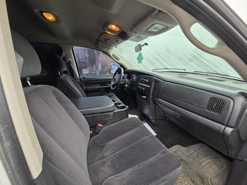 White 2005 Dodge Ram 2500 Laramie Quad Cab