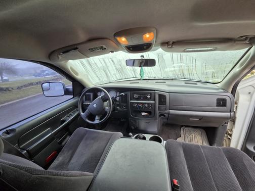 White 2005 Dodge Ram 2500 Laramie Quad Cab