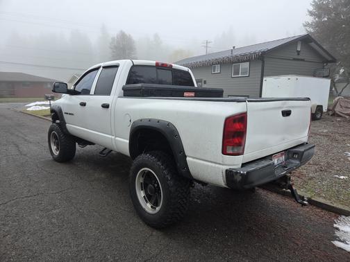 White 2005 Dodge Ram 2500 Laramie Quad Cab