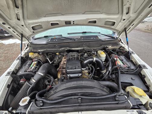White 2005 Dodge Ram 2500 Laramie Quad Cab