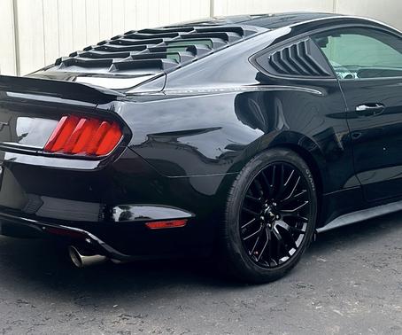Black 2016 Ford Mustang GT