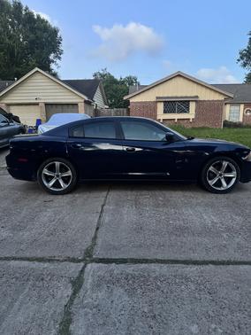 Blue 2014 Dodge Charger SE