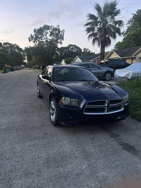 Blue 2014 Dodge Charger SE