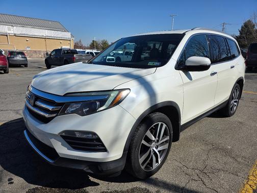 White 2016 Honda Pilot Elite