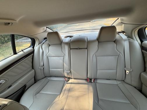 2011 Ford Taurus Limited