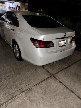 White 2011 Lexus ES 350 Base