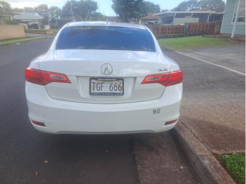 White 2014 Acura ILX 2.0L