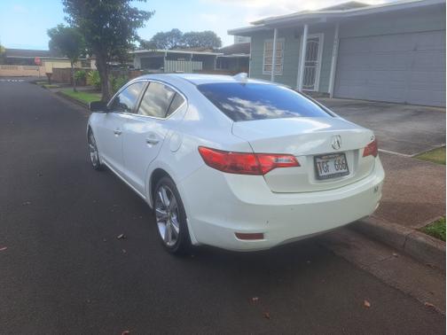 White 2014 Acura ILX 2.0L