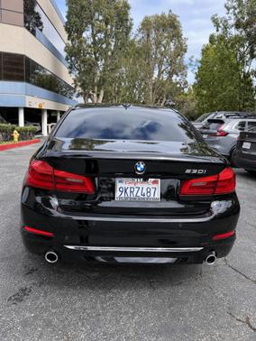 Black 2020 BMW 530 i