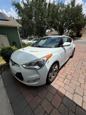 White 2013 Hyundai Veloster Base