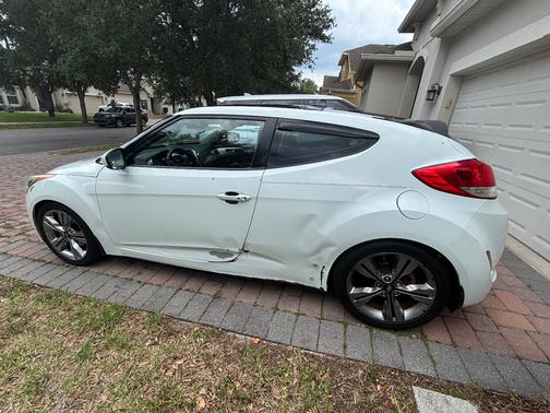 White 2013 Hyundai Veloster Base