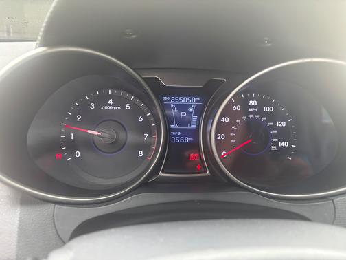 White 2013 Hyundai Veloster Base