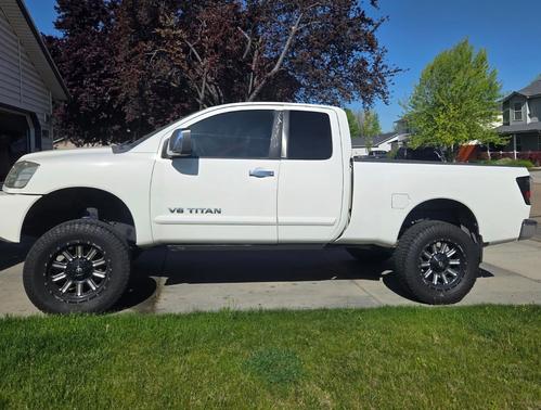 White 2007 Nissan Titan SE King Cab