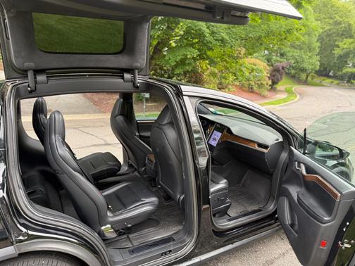2020 Tesla Model X Long Range Plus