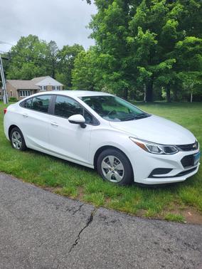 White 2017 Chevrolet Cruze LS