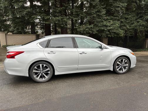 2016 Nissan Altima 2.5 SR