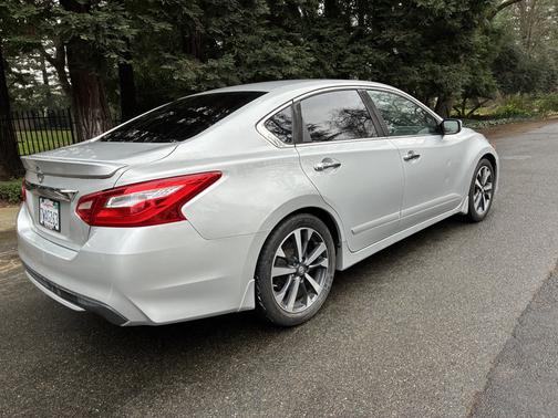 2016 Nissan Altima 2.5 SR