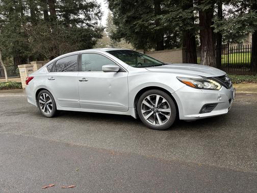 2016 Nissan Altima 2.5 SR