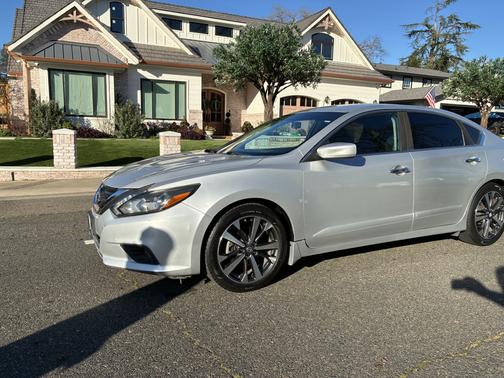 2016 Nissan Altima 2.5 SR