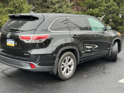 2015 Toyota Highlander LE