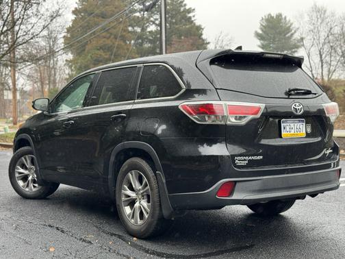 2015 Toyota Highlander LE