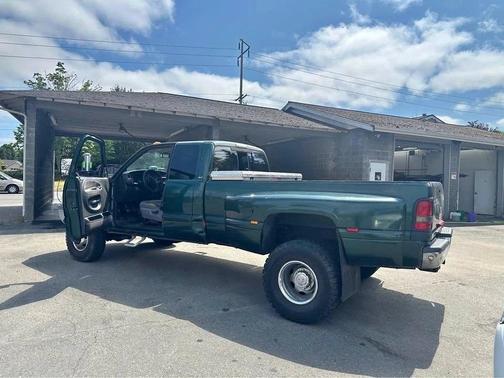 Green 2001 Dodge Ram 3500 Quad Cab DRW