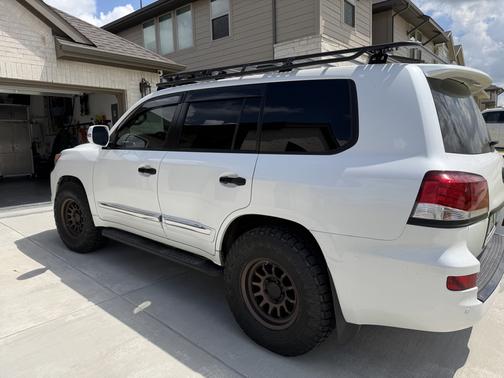 White 2013 Lexus LX 570 Base