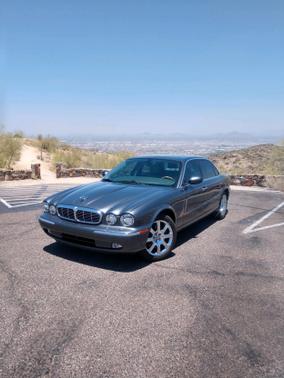 2005 Jaguar XJ8 Base