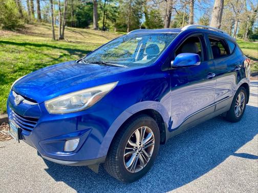 Blue 2014 Hyundai TUCSON SE