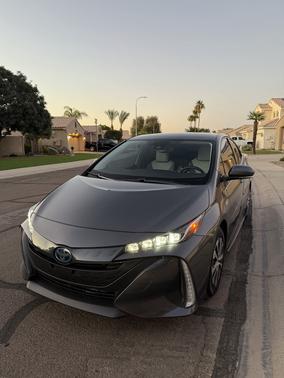 2022 Toyota Prius Prime XLE