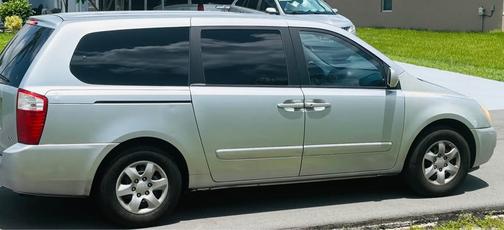 2006 Kia Sedona LX