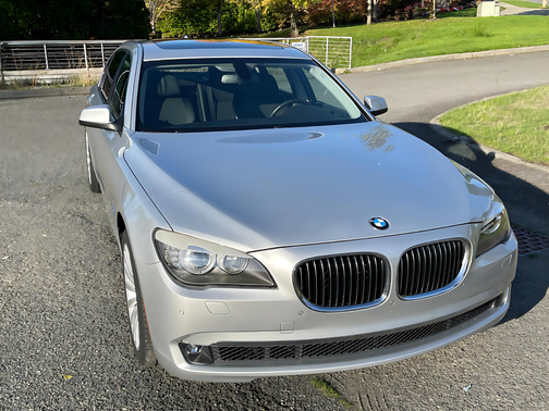 2011 BMW 750 Li xDrive
