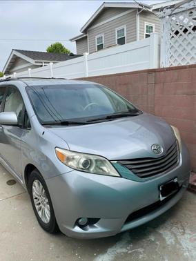 Silver 2011 Toyota Sienna XLE