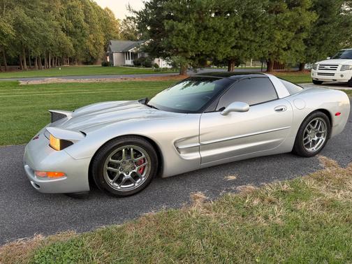 Silver 2001 Chevrolet Corvette Base