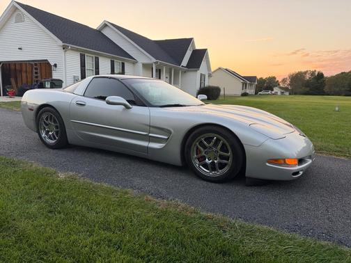 Silver 2001 Chevrolet Corvette Base