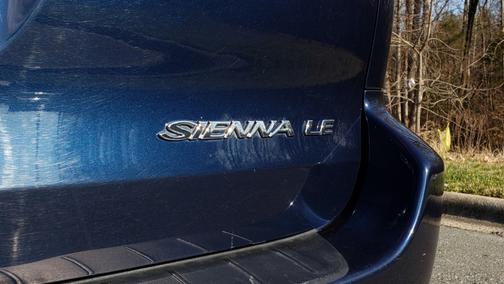 2004 Toyota Sienna LE