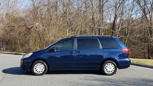 2004 Toyota Sienna LE