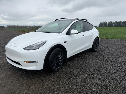 White 2023 Tesla Model Y Performance