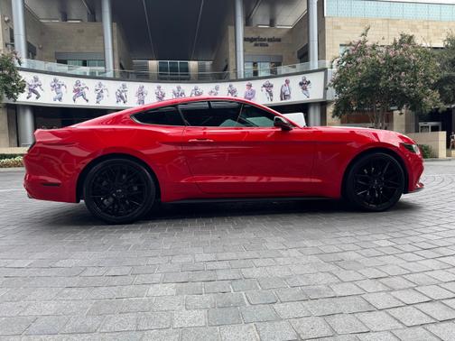 2017 Ford Mustang V6