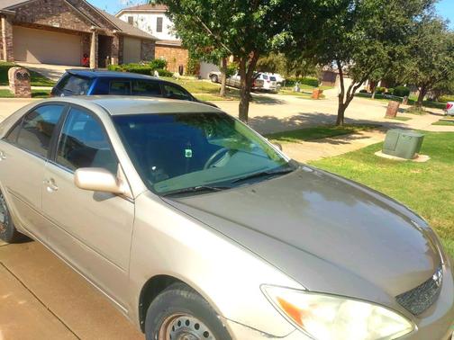 2004 Toyota Camry LE