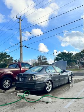 2000 BMW 323 i
