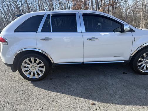 2011 Lincoln MKX Base