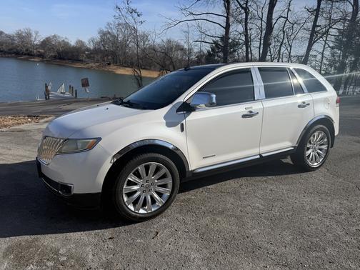 2011 Lincoln MKX Base